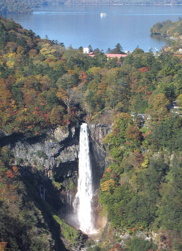 2012.10.20 B - 006 華厳の滝.JPG